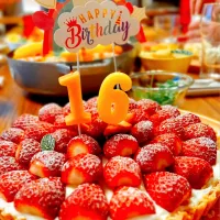 息子の誕生日にイチゴのタルト🍓|ともこさん