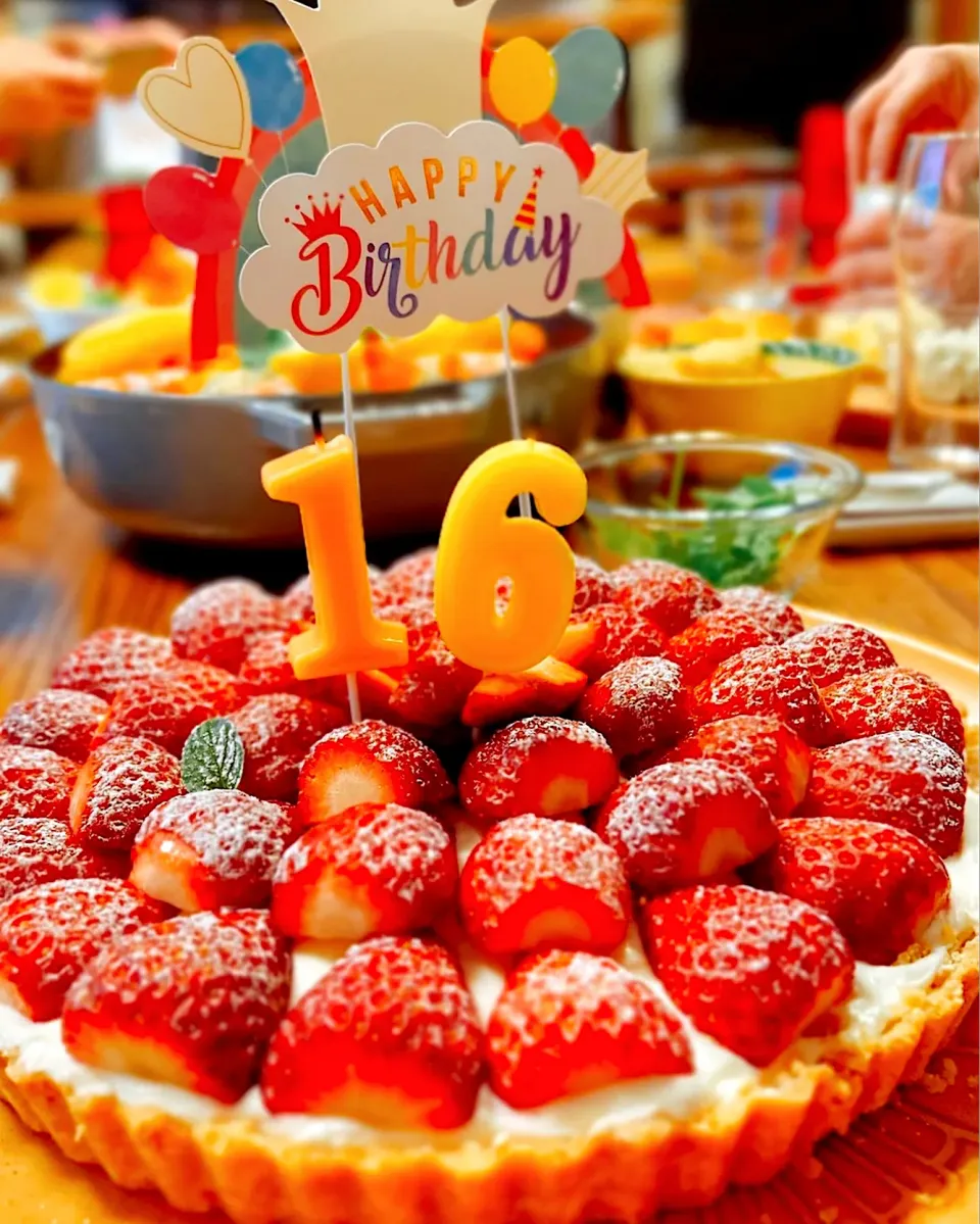 息子の誕生日にイチゴのタルト🍓|ともこさん