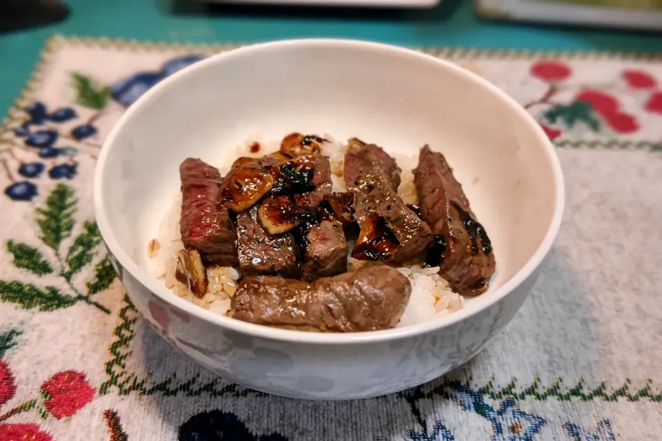 夕食はステーキ丼です。|Katsuraさん