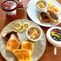 Snapdishの料理写真:朝は楽したいでも子供の笑顔が一番!!|いもたさん