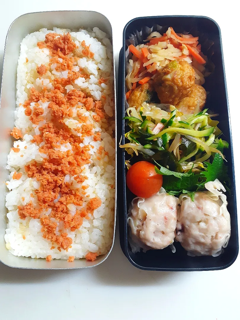 ☆中学生弁当☆玄米入り鮭ごはん、切干大根、薩摩揚げ、ナムル、ミニトマト、焼売|ｼｮｺﾗさん