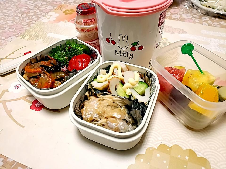 プルコギ風焼肉、鯖の味噌煮、胡瓜イン竹輪&カニカマイン竹輪、ブロッコリー&トマト
ミックスフルーツ