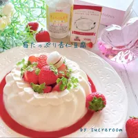 Snapdishの料理写真:🍓苺たっぷり杏仁豆腐です〜(∩ˊᵕˋ∩) .ﾟ♡