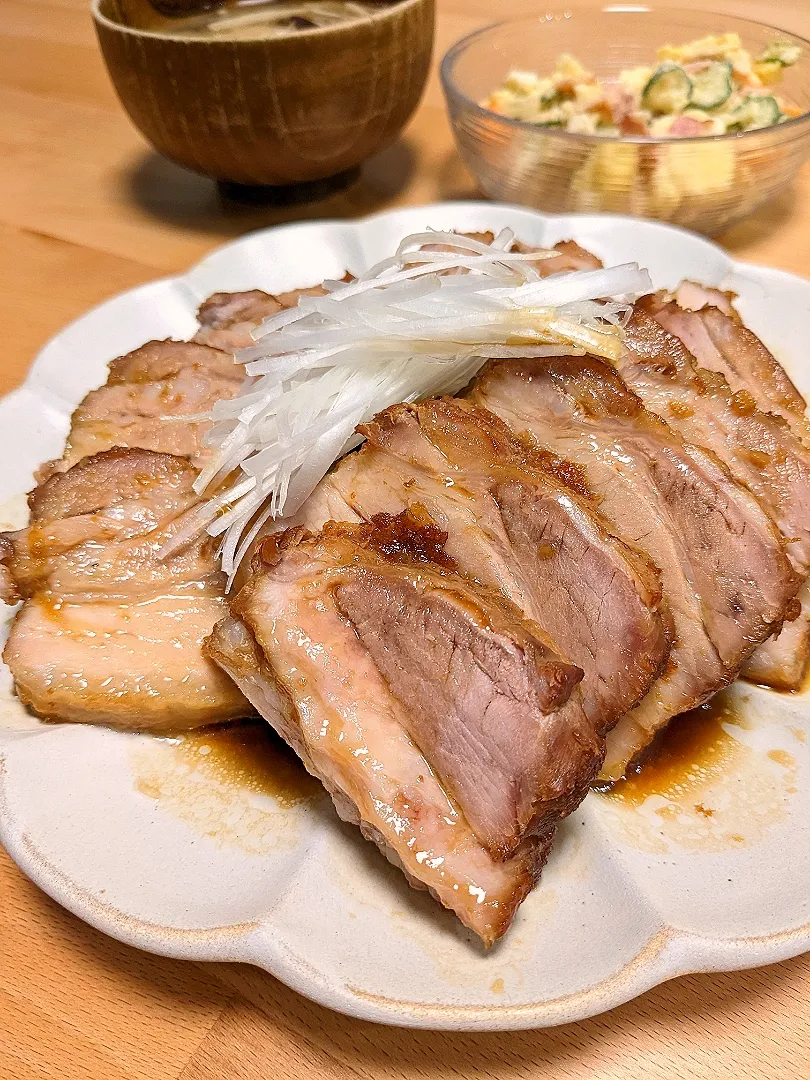 Snapdishの料理写真:肉の日！圧力鍋で作る煮豚|ちのさん