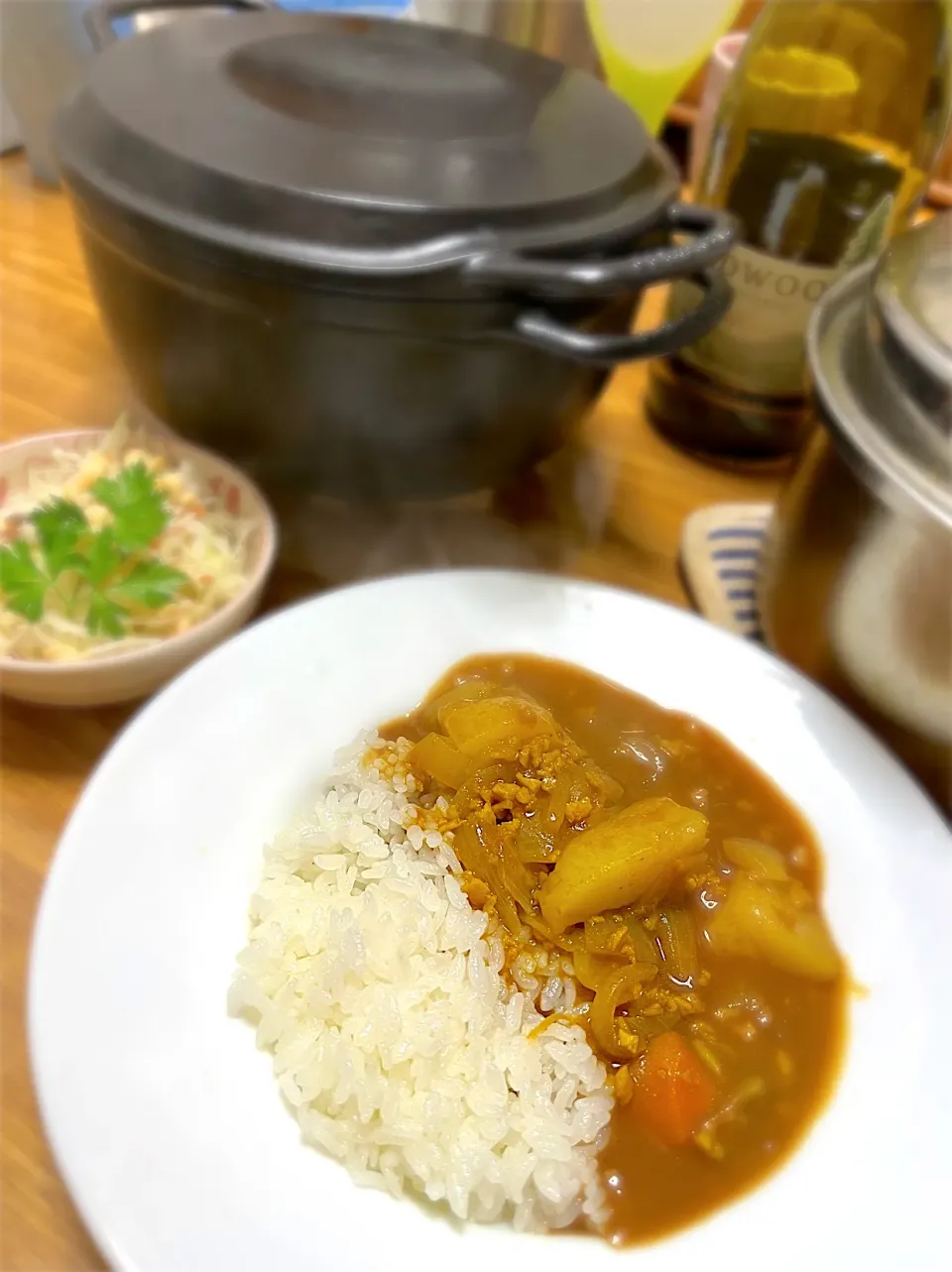 Snapdishの料理写真:2023/02/10 大豆ミートカレーライス、チーズサラダ|kykyさん