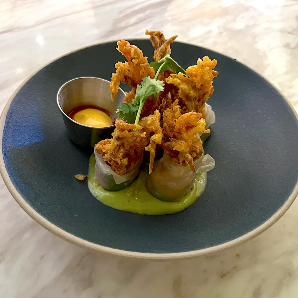 Deep fried soft shell crab rice paper rolls with avocado dips|skyblueさん