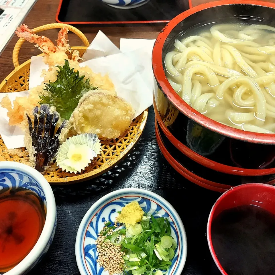 香川2日目　釜天うどん(釜あげうどんと天ぷら)　小|あかね空さん