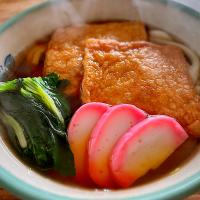 休日のお昼・きつねうどん