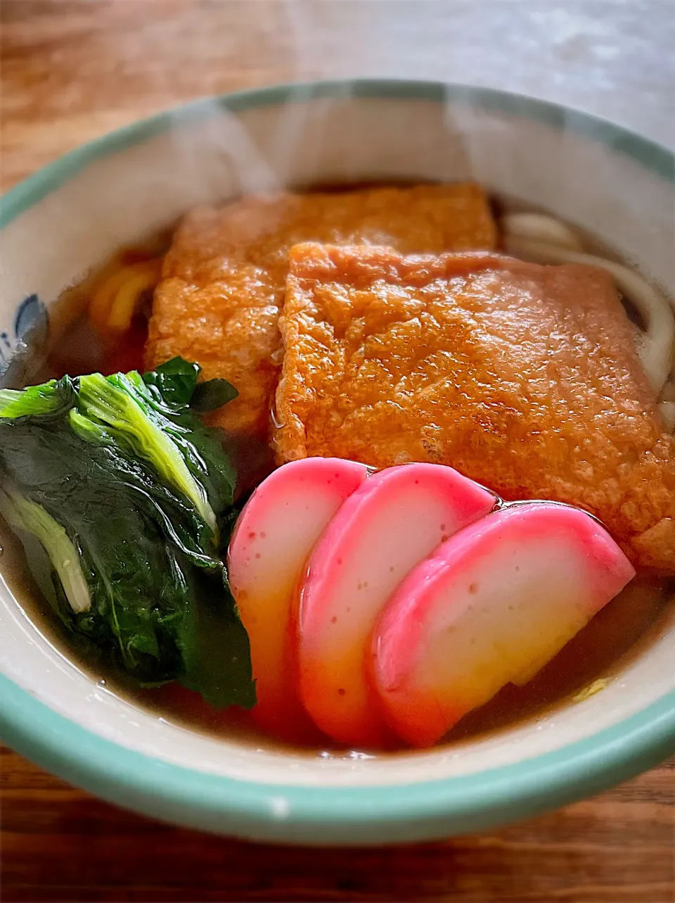 休日のお昼・きつねうどん|akiさん