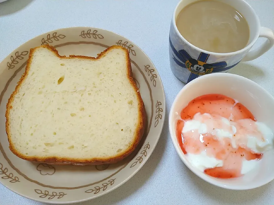 お昼ごはん🍞|りおさん