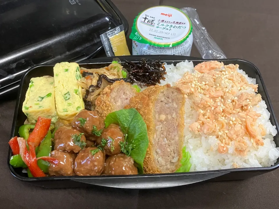 24長男お弁当🍱市販品の力を半分借りて|まめりんさん