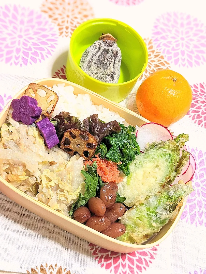 Snapdishの料理写真:本日のお弁当〜。Blueberryさんのお料理〜祝蕾の天ぷら弁当〜|f.1125beさん