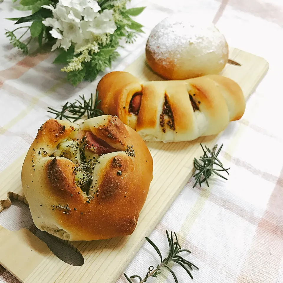 ベーコンポテトパン🥔とウインナー巻きパン|choco_obaaさん