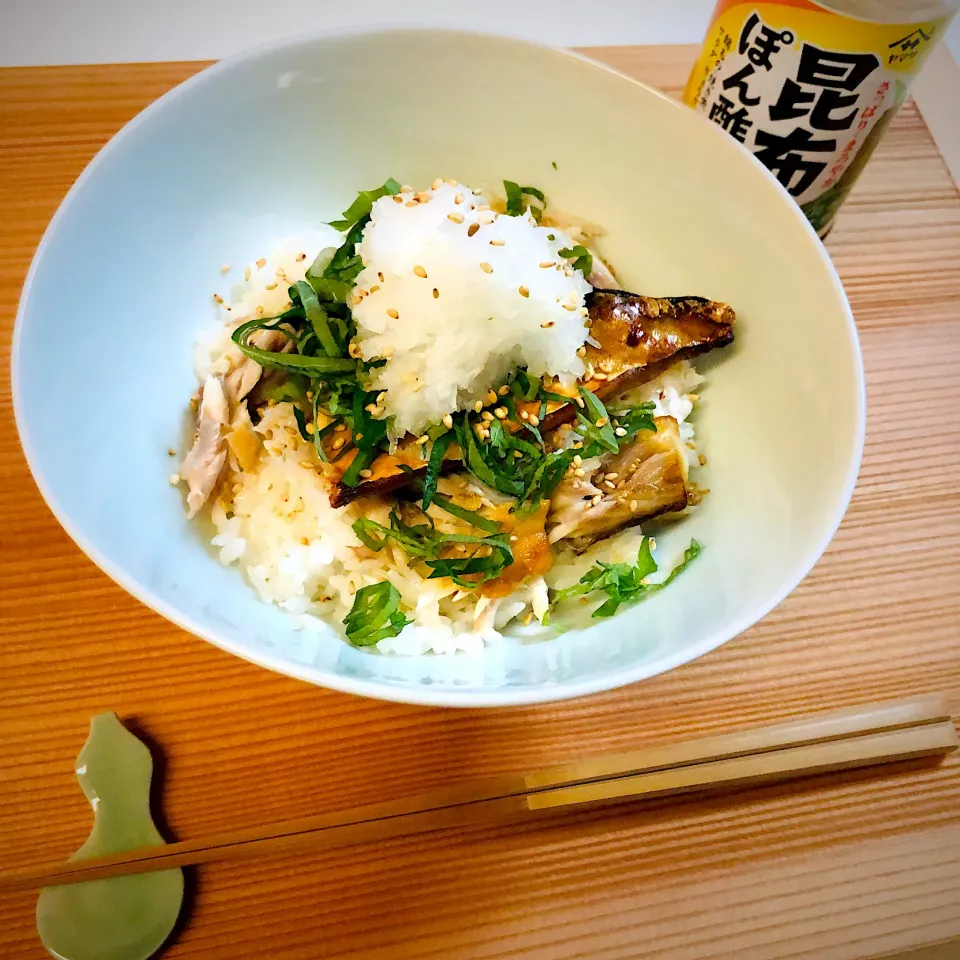 Snapdishの料理写真:焼き鯖丼🐟|ユミさん