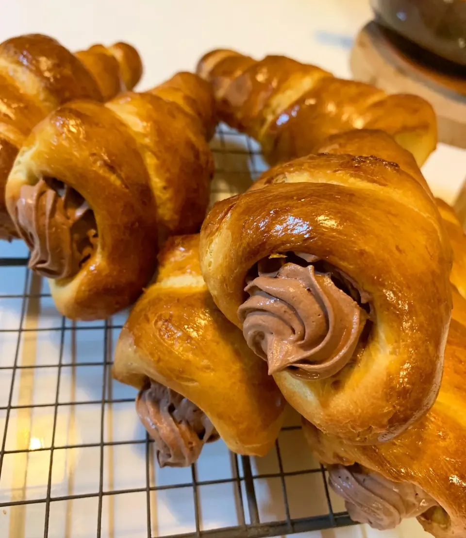 チョコ生クリームでコルネパン🥖|みっこちゃんさん