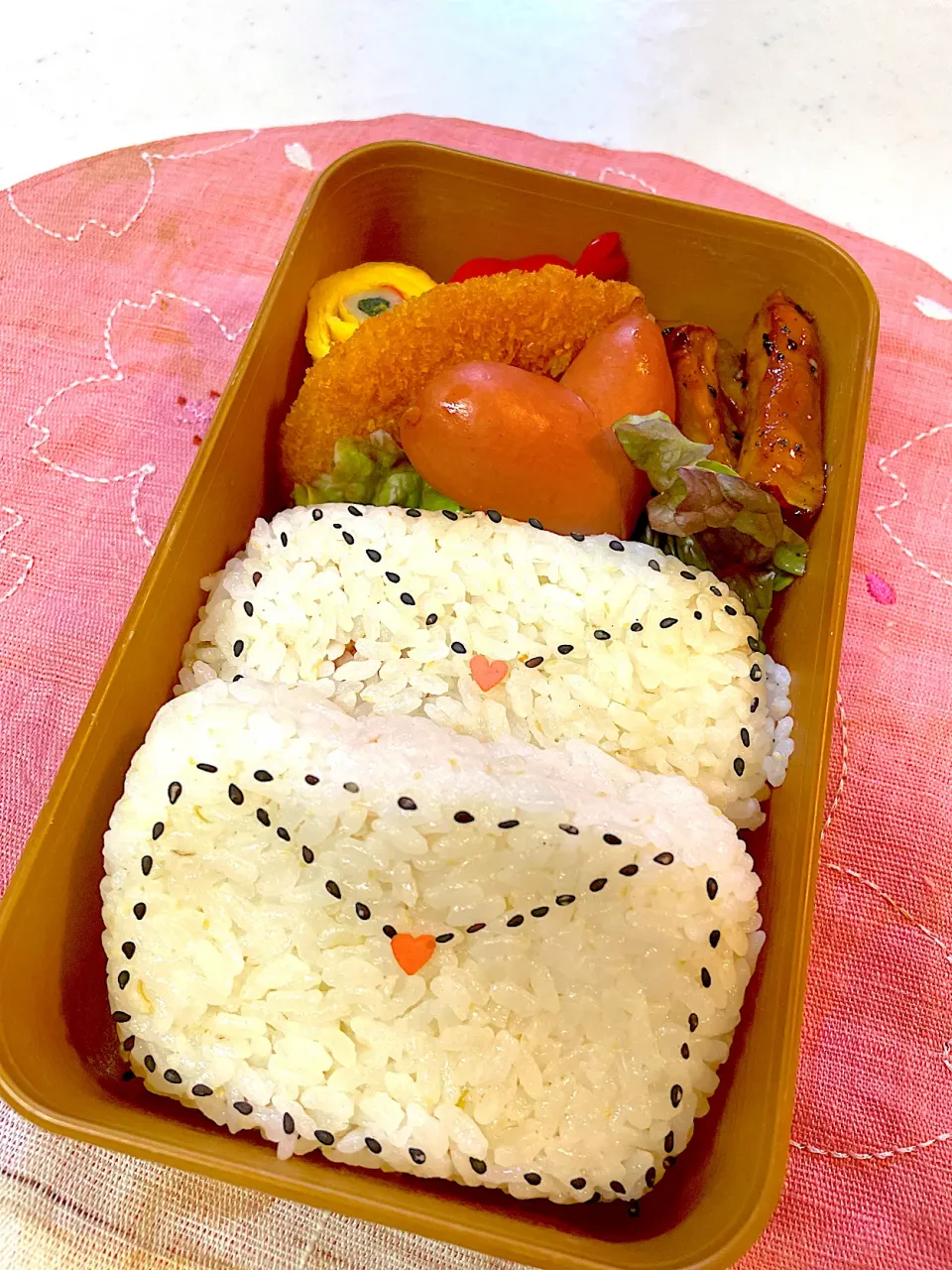 Snapdishの料理写真:ラブレターお握り💌お弁当|Yukiさん