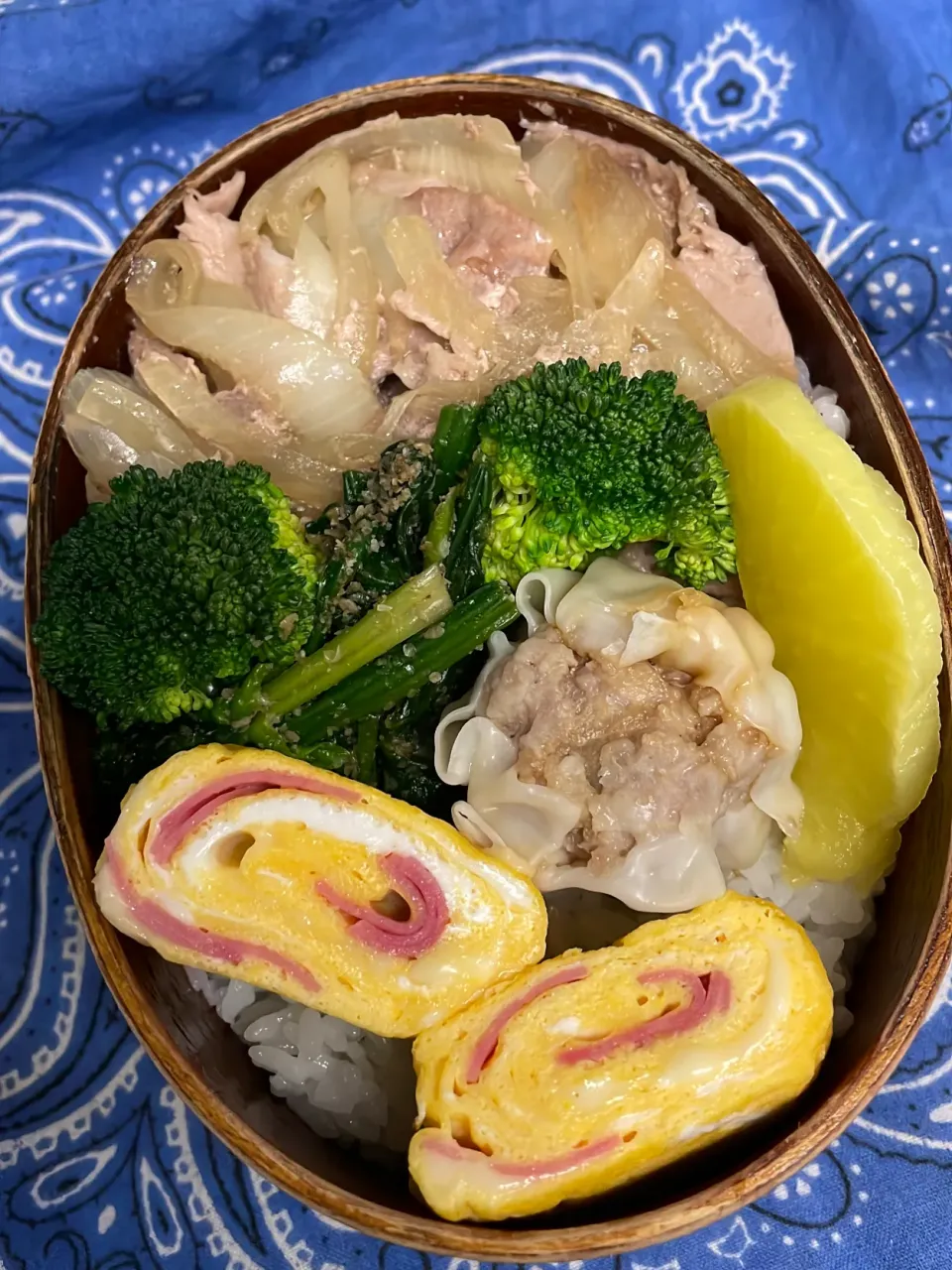 Snapdishの料理写真:豚肉の生姜焼き、ほうれん草お浸し、ハムチーズ卵焼き、焼売|ちあぽんさん