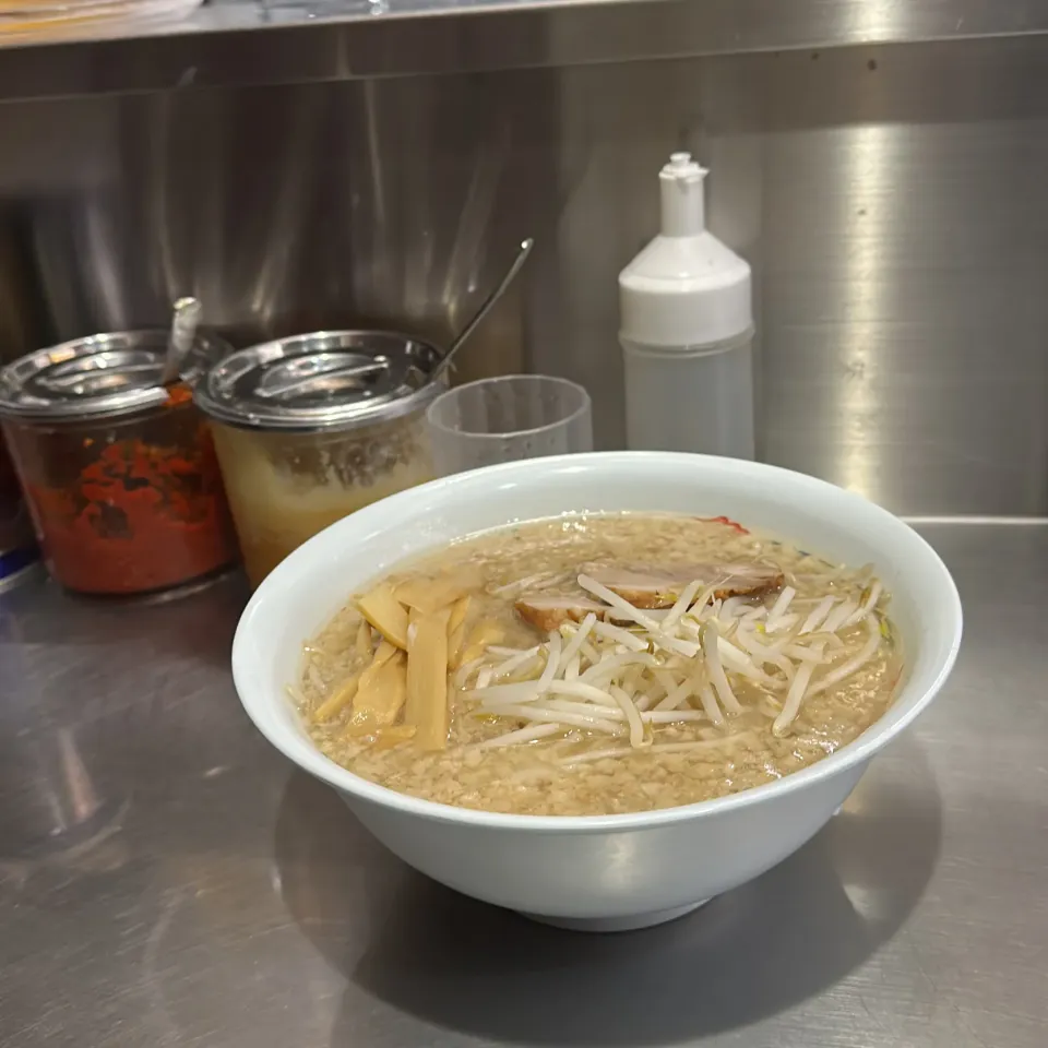 Snapdishの料理写真:＃朝ラー　してます　＃ホープ軒　＃夜勤明け　ました、　＃ラーメン　喰って〼|Hajime Sakaiさん