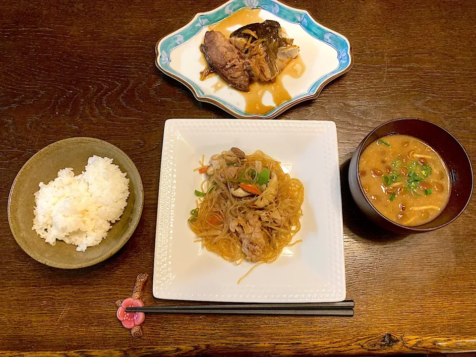 豚肉春雨、鰤の煮付け、なめこ汁|カドラさん