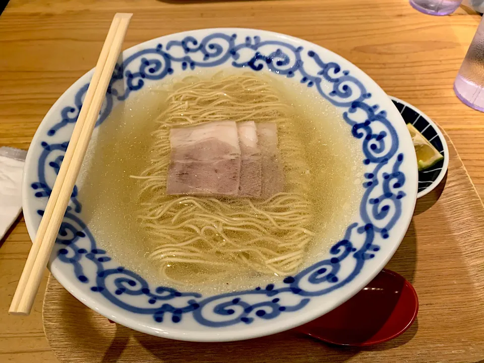 Snapdishの料理写真:クリア豚骨ラーメン　中洲|イチローさん