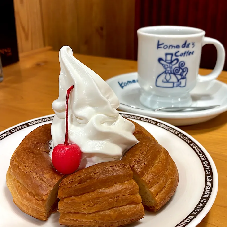 シロノワールがホワイトチョコソフトクリーム|Tomoe Kanasashiさん