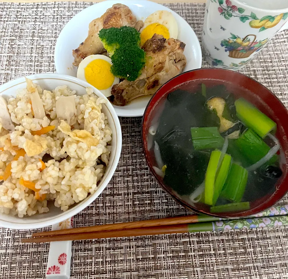 自炊　炊き込みご飯　ネギとわかめのスープ　手羽元のピリ辛煮|みんさん