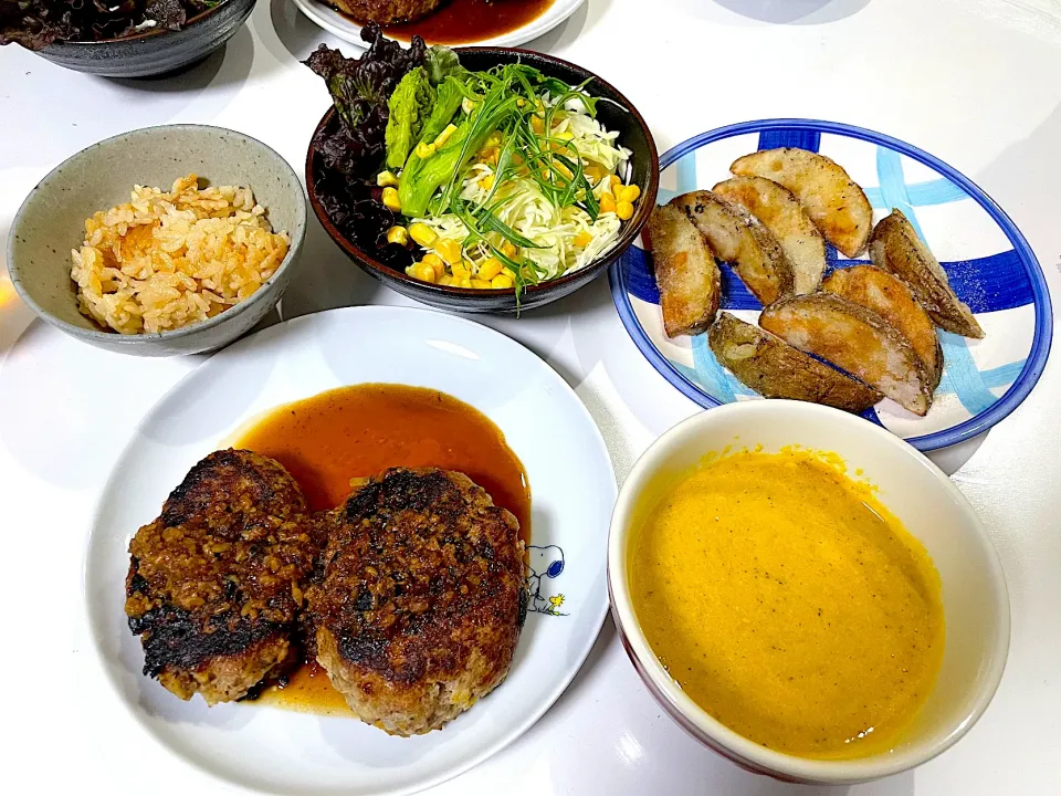 ハンバーグ醤油麹玉ねぎソース🌟鯛飯🌟パンプキンポタージュ🌟ポテトフライ🌟サラダ|まり＊さん