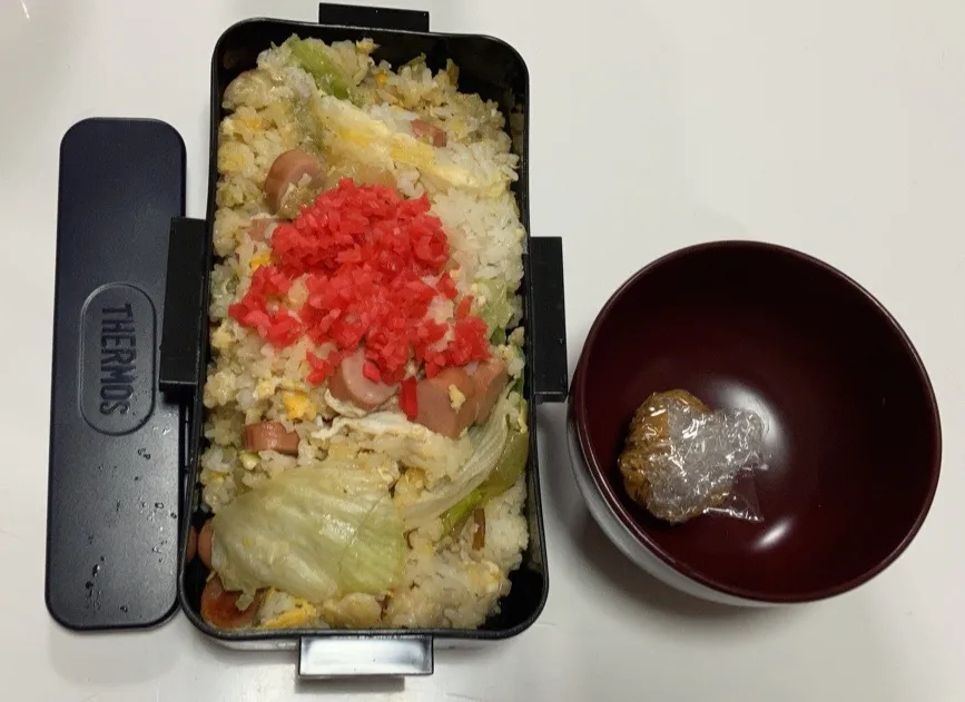 Snapdishの料理写真:パパ弁☆炒飯＆みそ玉。|Saharaさん