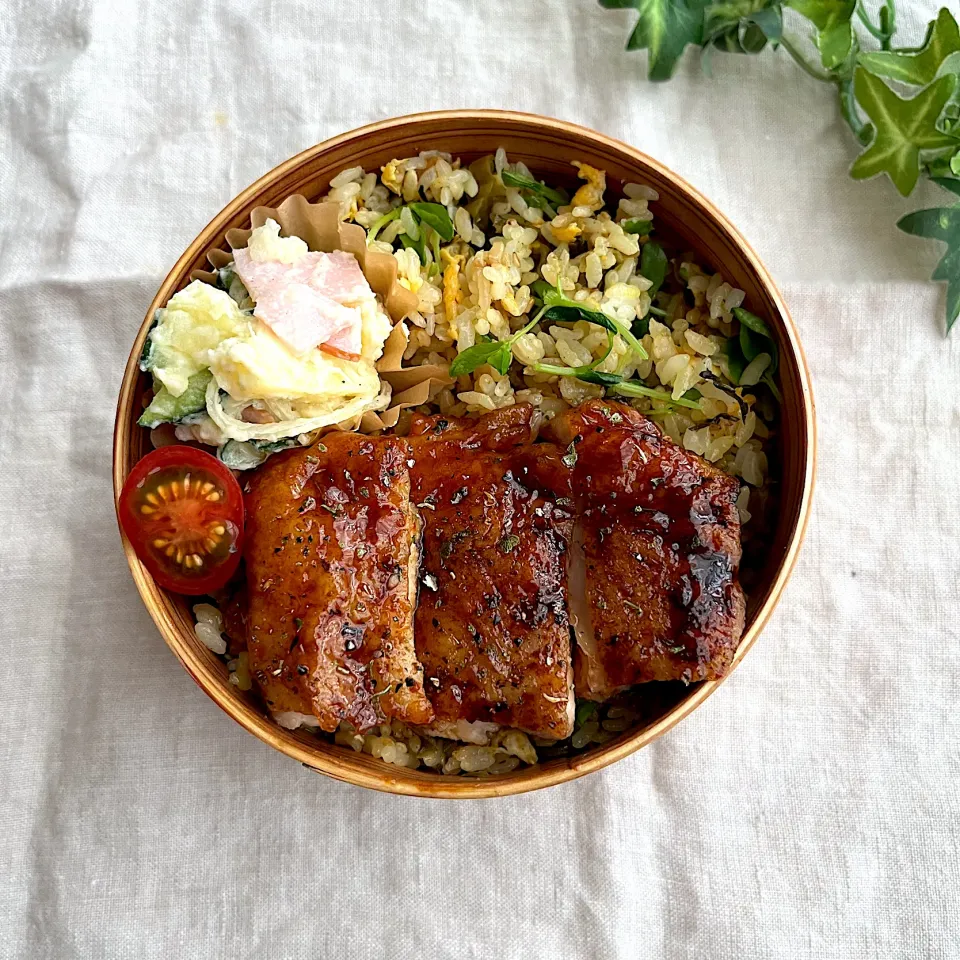 Snapdishの料理写真:豆苗入り高菜炒飯弁当|あここさん