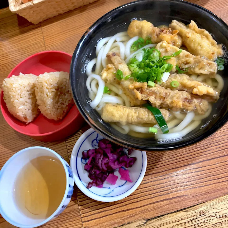 ごぼ天うどん かしわおにぎりセット|T. Wonderさん