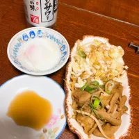 Snapdishの料理写真:ホルモン焼き　温泉卵|菜奈さん