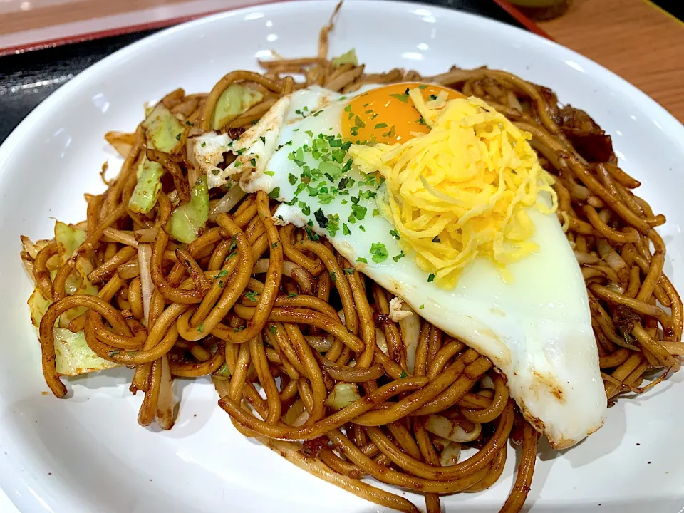 目玉焼き焼きそば|ぶりっとさん