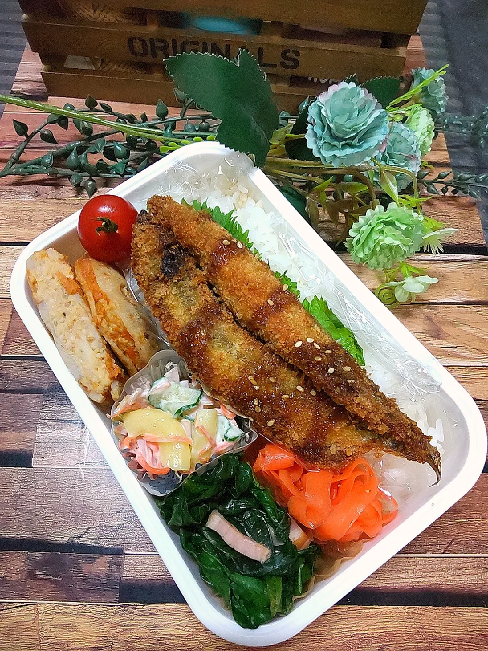 Snapdishの料理写真:ししゃもフライ弁当🍱|クータンさん