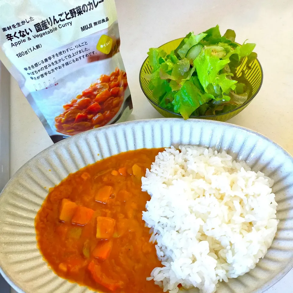 Snapdishの料理写真:無印良品辛くない国産りんごと野菜のカレー
家事ヤロウ紹介|羊さんさん