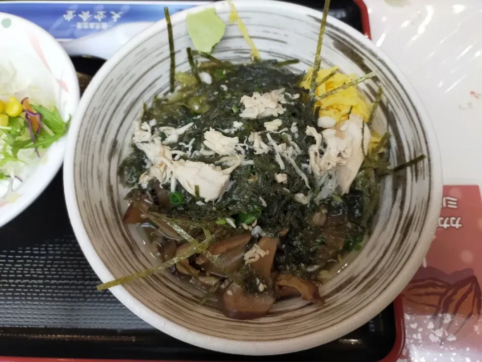 鹿児島空港で鶏飯（食べ放題）650円|フージさん