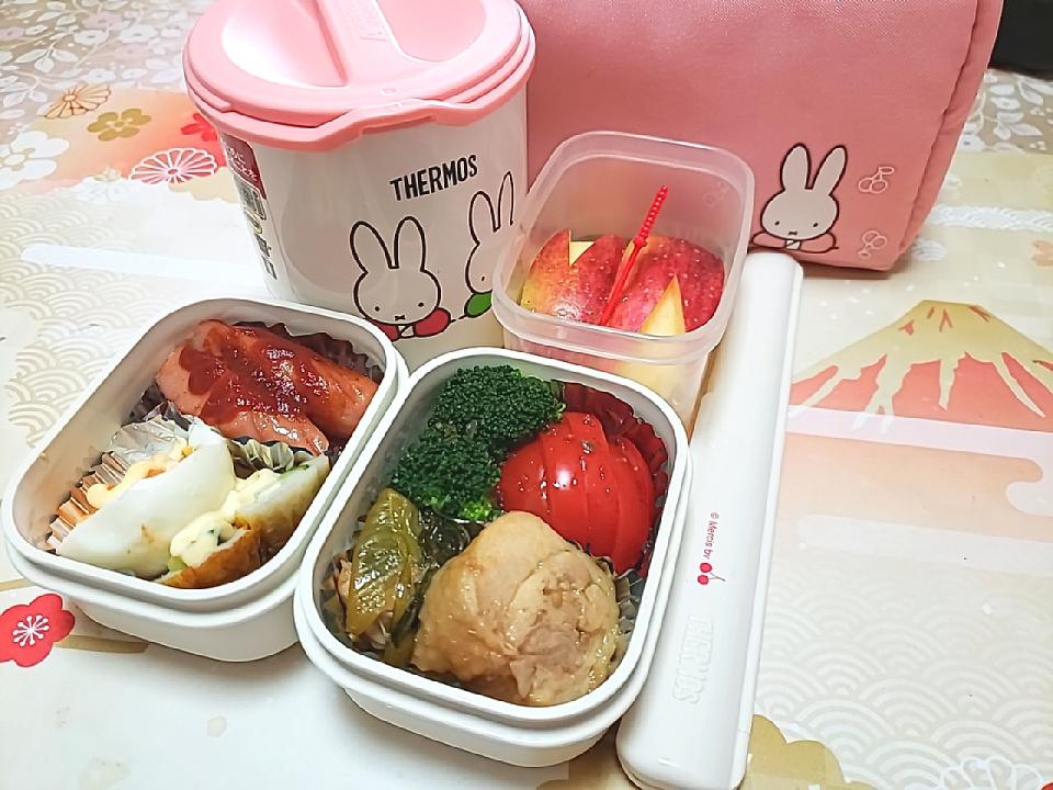チンゲン菜と鳥股肉の中華、ブロッコリー&トマト、ウインナ、ゆで卵、胡瓜イン竹輪