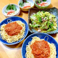 Snapdishの料理写真:【手作りミートソースパスタ🍝🍴✧︎】|yuko.ｾﾝｾｲ🍒《ひなた♡ぼっこ》さん