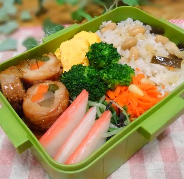 レオンさんの料理 大豆ご飯弁当🍱|くまちゃんさん