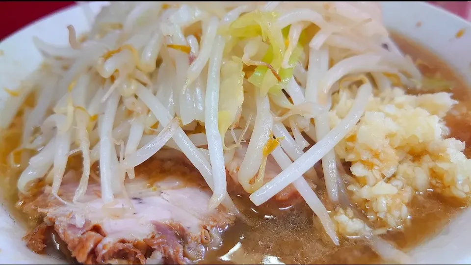 【1968年創業】
ラーメン二郎 三田本店
ラーメン (600円)
－麺半分
－脂抜き
＋ニンニク (無料)
@田町7分
23038 (38,969)|大脇さん