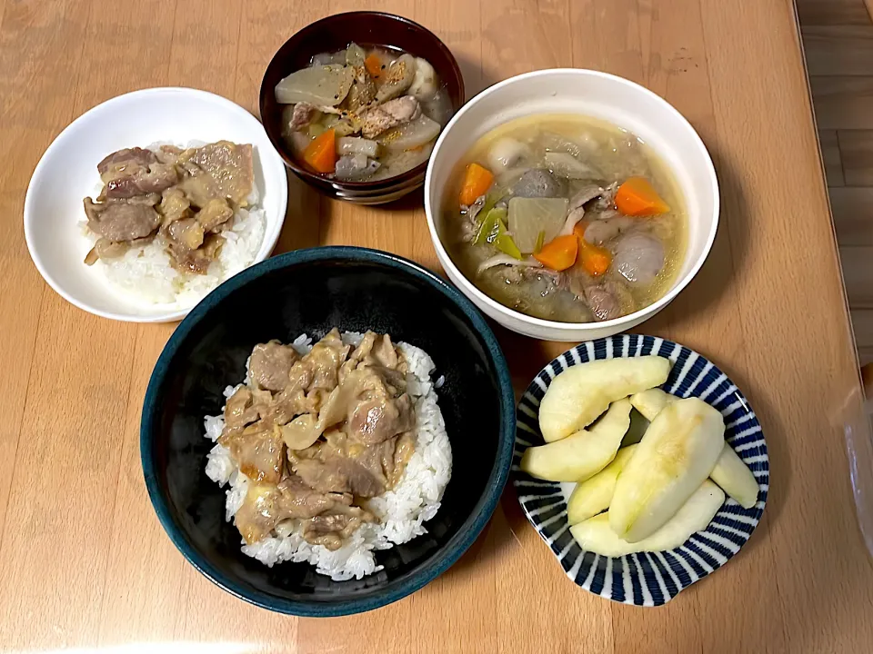 西京焼きチーズ豚丼　豚汁　洋梨|そのみさん