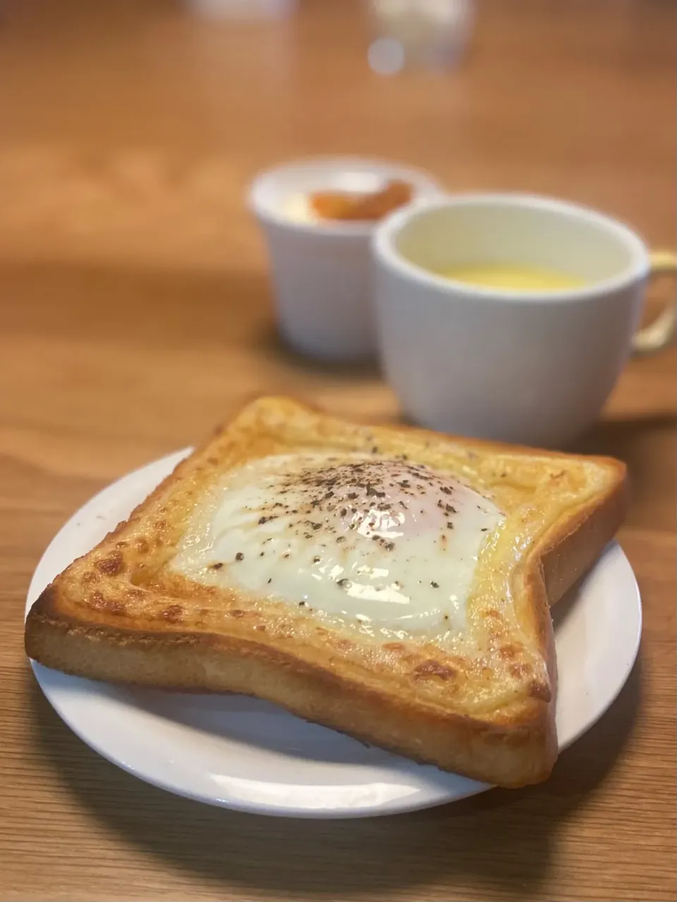 2/18の朝食　目玉焼きトースト|yoneさん