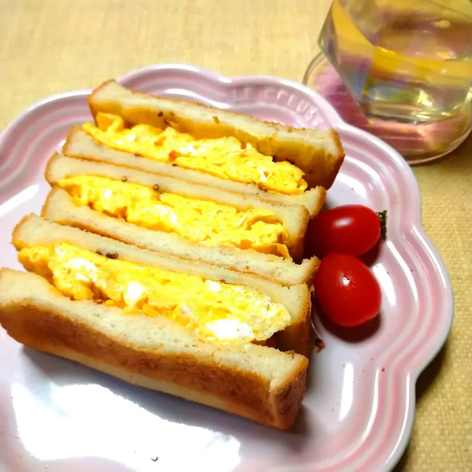 ☆厚焼き卵のトーストサンド☆|うたかた。さん