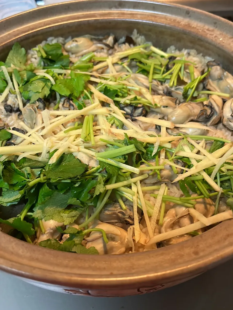 土鍋で牡蠣ご飯美味しい😊|tamemitiさん