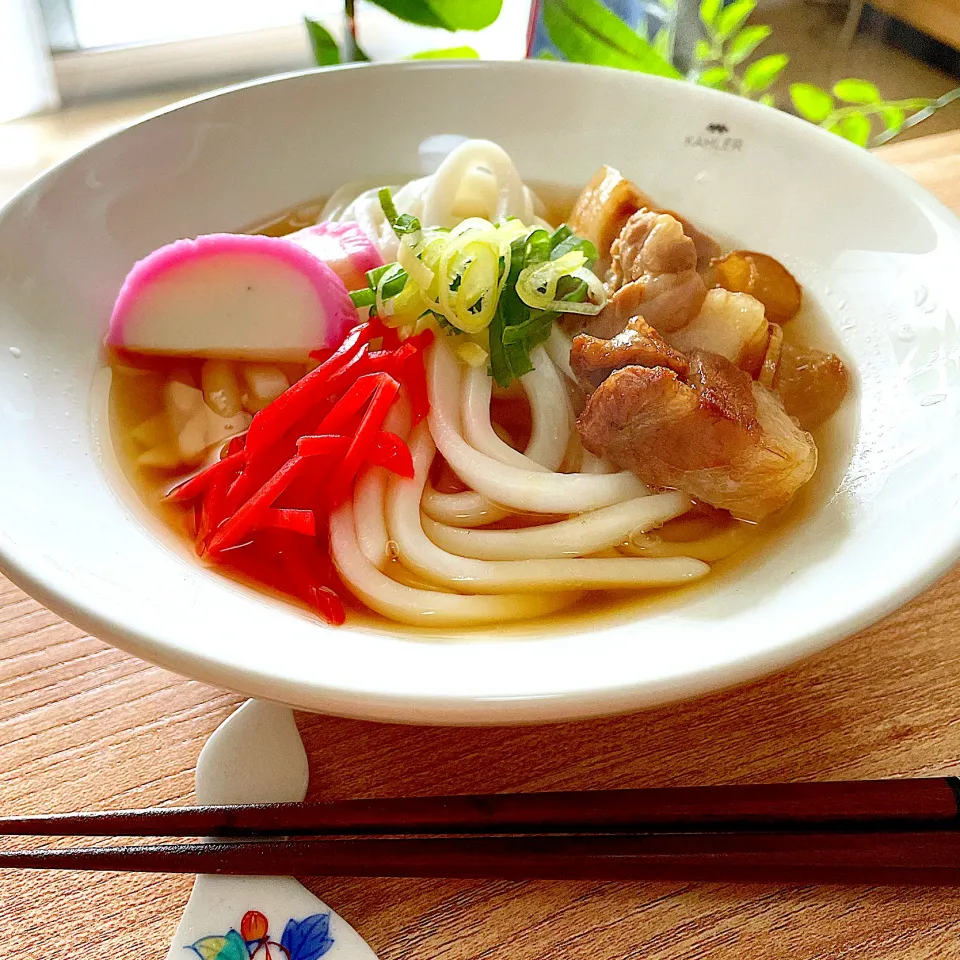 ラフテーが美味しい😋　うどん麺を使って自宅で沖縄風そば🍲|Sの食卓さん