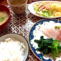 Snapdishの料理写真:2／18   お刺身（鰤、ヒラメ）お家昼ご飯|miiさん