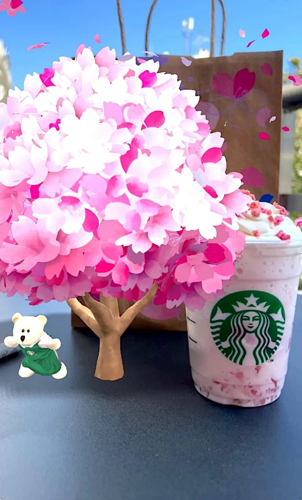 さくら咲く サクフラペチーノ🌸|🌺🌺Foodie🌺🌺さん