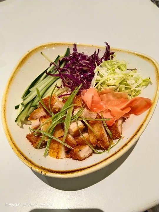 Chicken Katsu with vegetables and brown rice. Healthy food.|Mariano Ngさん