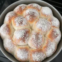 Snapdishの料理写真:ミルクちぎりパン🍞|バタコさん