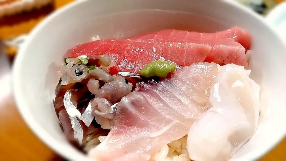 お家で海鮮丼！海鮮どーーーん！|料理する人おっさん🍺さん