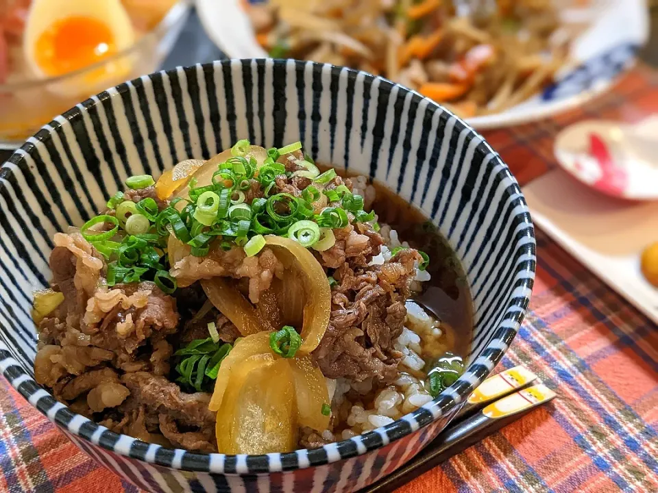 つゆだく牛丼✩.*˚|奈津美さん